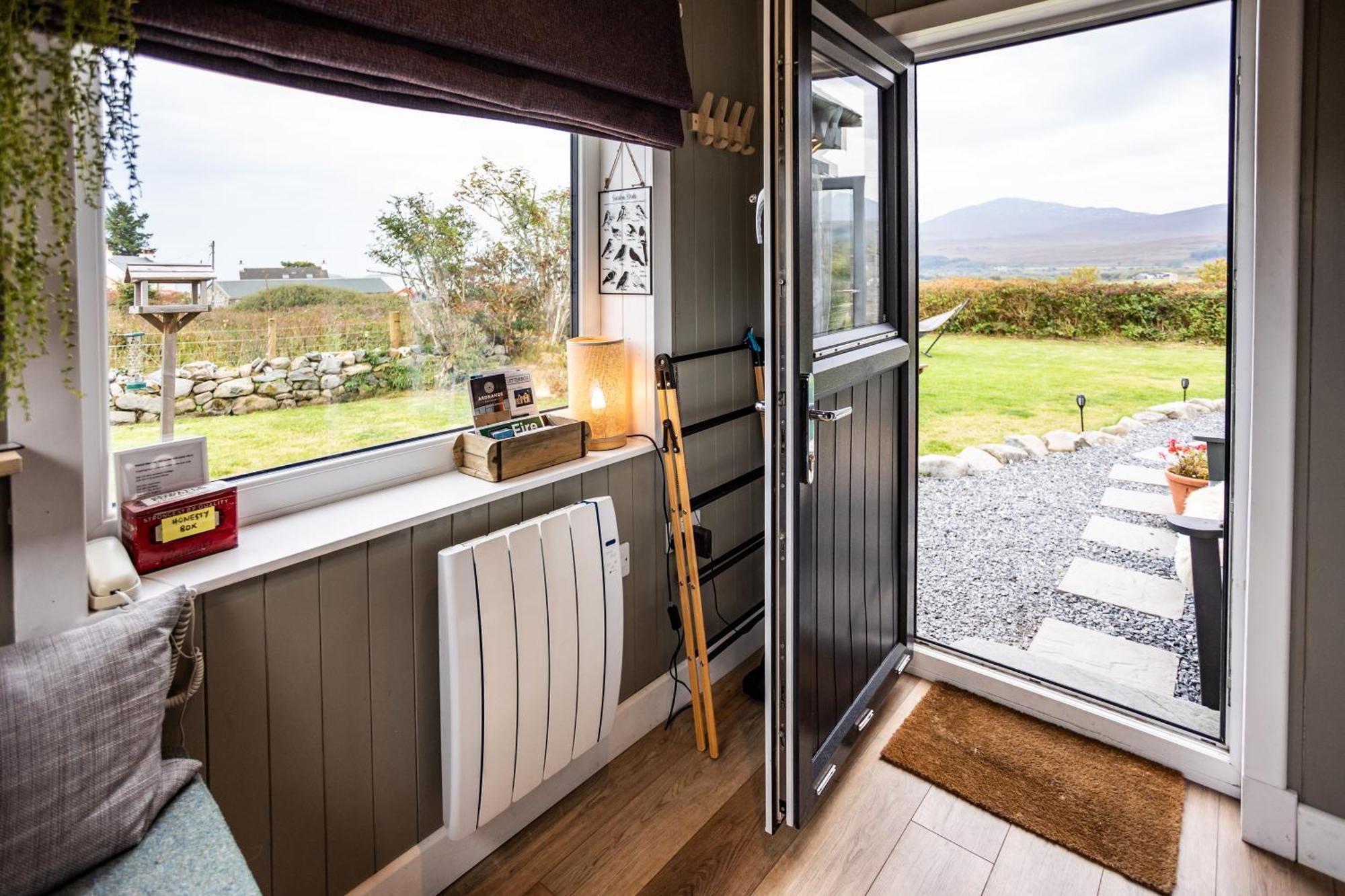 Jura, Mrs Leonard'S Cottage Craighouse Exterior photo
